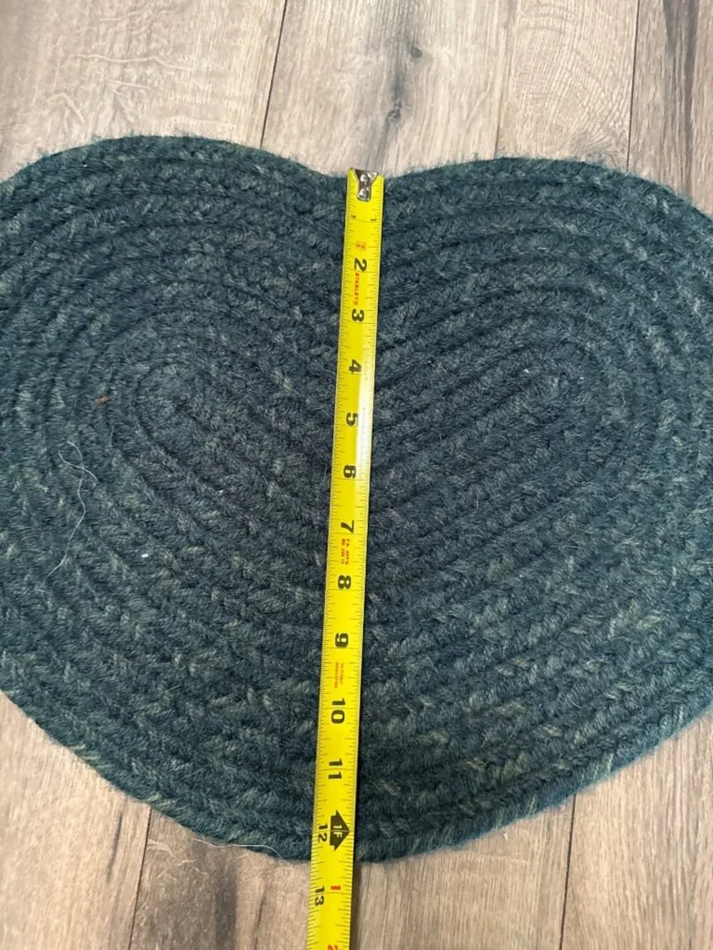 Heart-Shaped Dark Green Braided Wool Rug 13